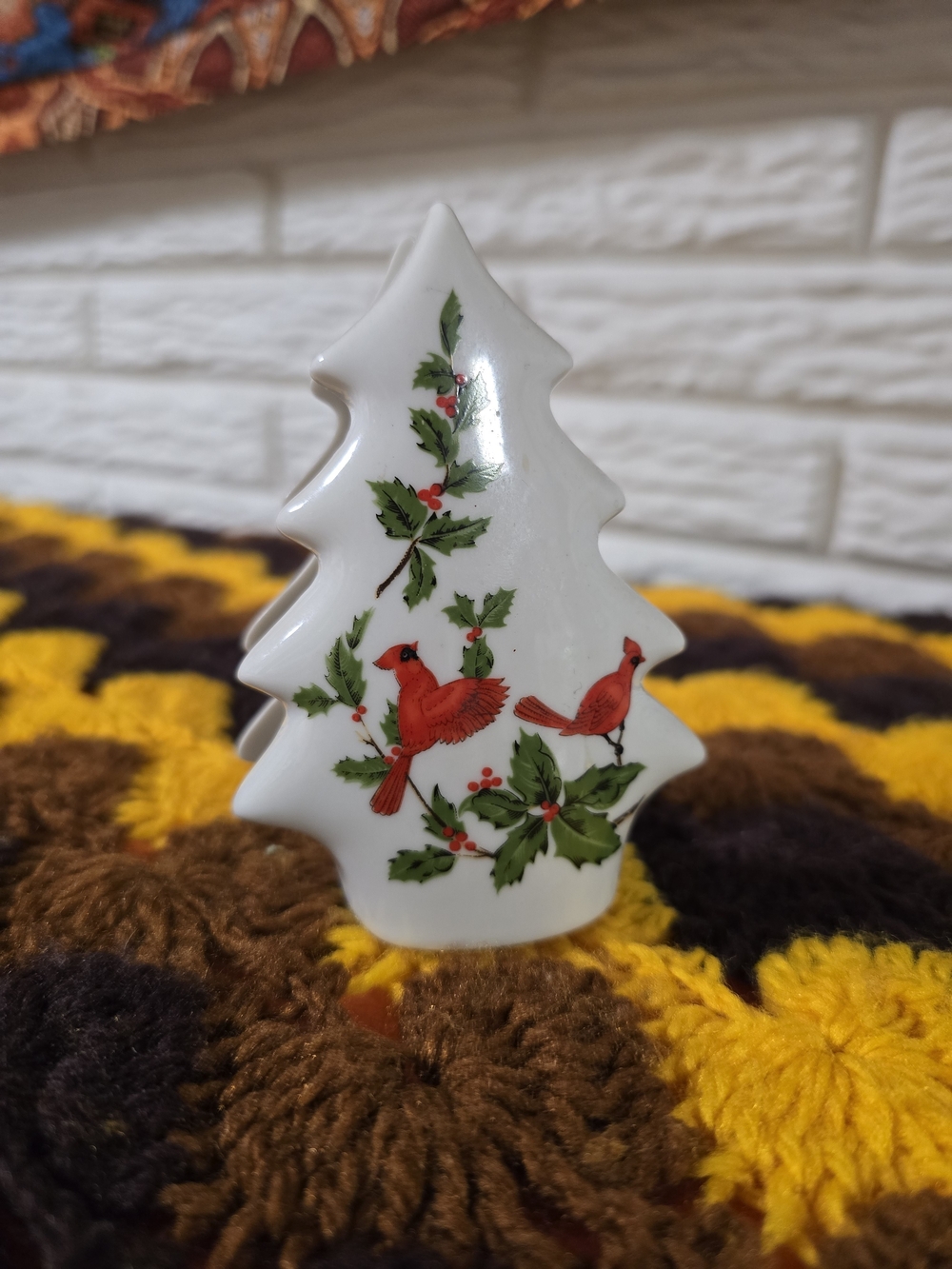 Vintage Lefton China Christmas tree-shaped ceramic napkin holder